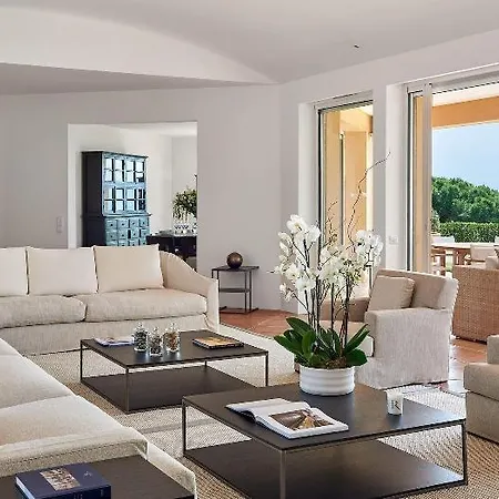 La Reserve & Hotel 5*