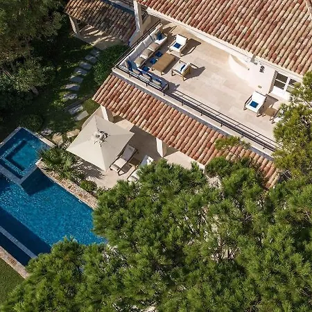 Hotel La Reserve & 5*